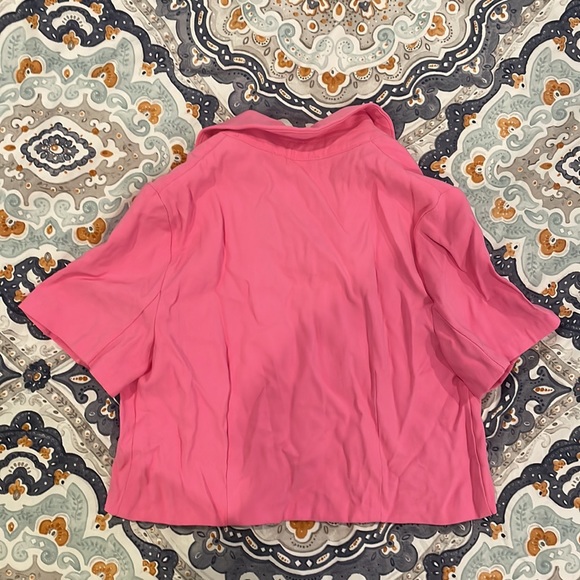 Matching Set- Cropped Blazer & High Waisted Shorts - Picture 3 of 10